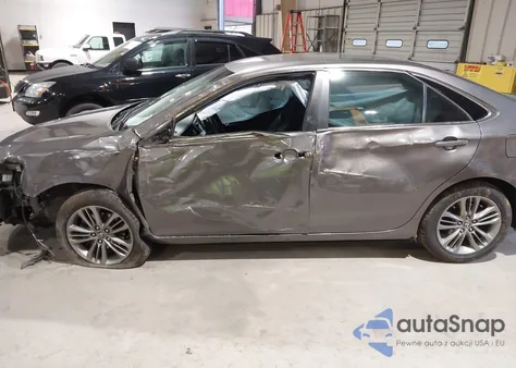 2017 Toyota Camry Se z USA, uszkodzony, nr VIN 4T1BF1FK1HU790656